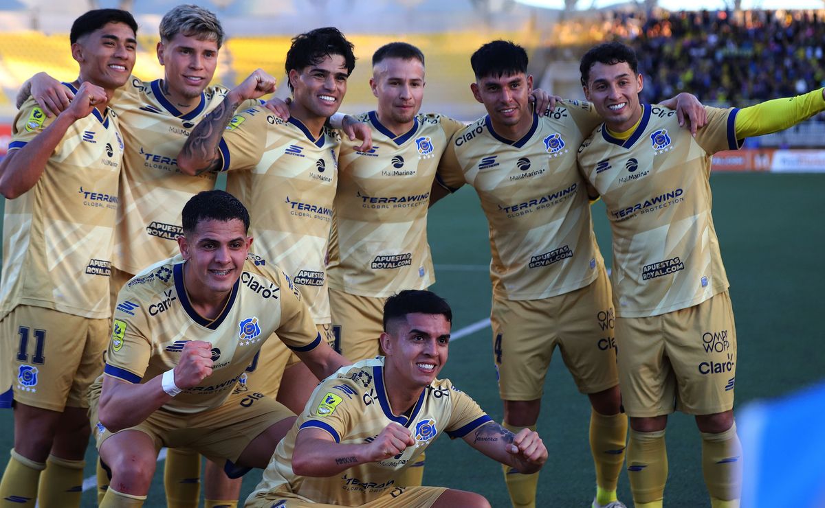 Everton aplasta a Deportes Limache y sigue prendido en la lucha por el Chile 2: así quedó la tabla