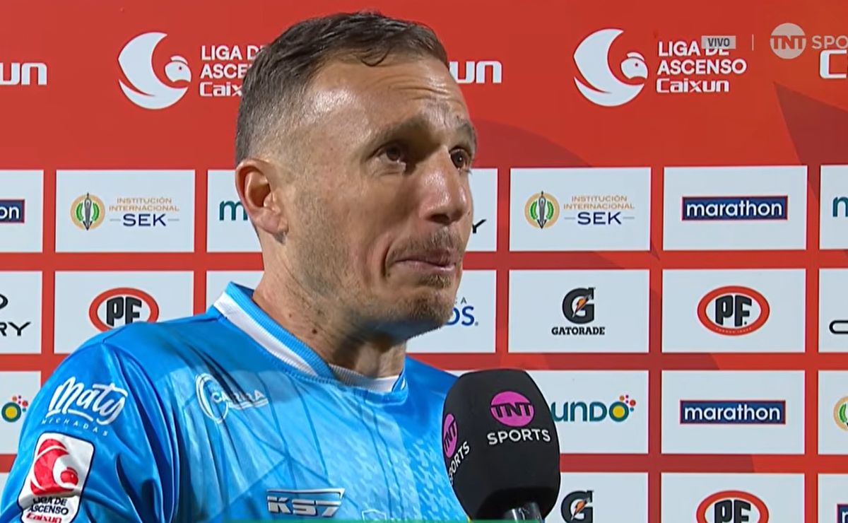 Tiene 46 años y se emociona con un récord en el fútbol chileno: “Soy un poto pelado, pero tengo corazón y ganas”