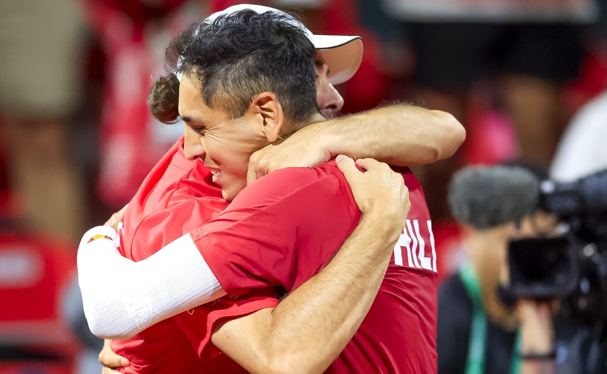 “Ojalá el público pueda hacer algo”: Alejandro Tabilo amenaza a España en Copa Davis