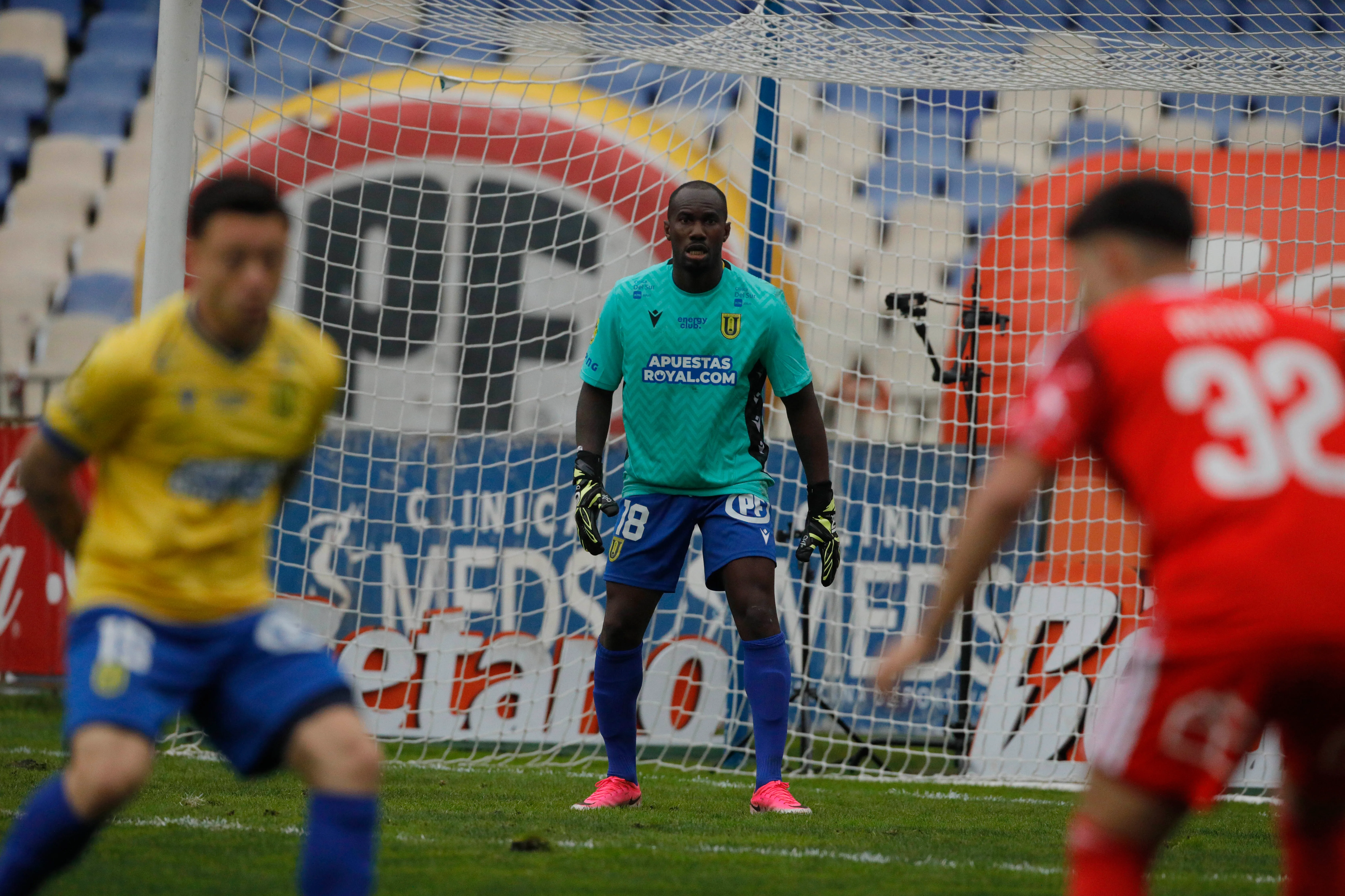 Cecilio Waterman no tuvo problemas los minutos que se puso al arco. Foto: Marco Vazquez/Photosport