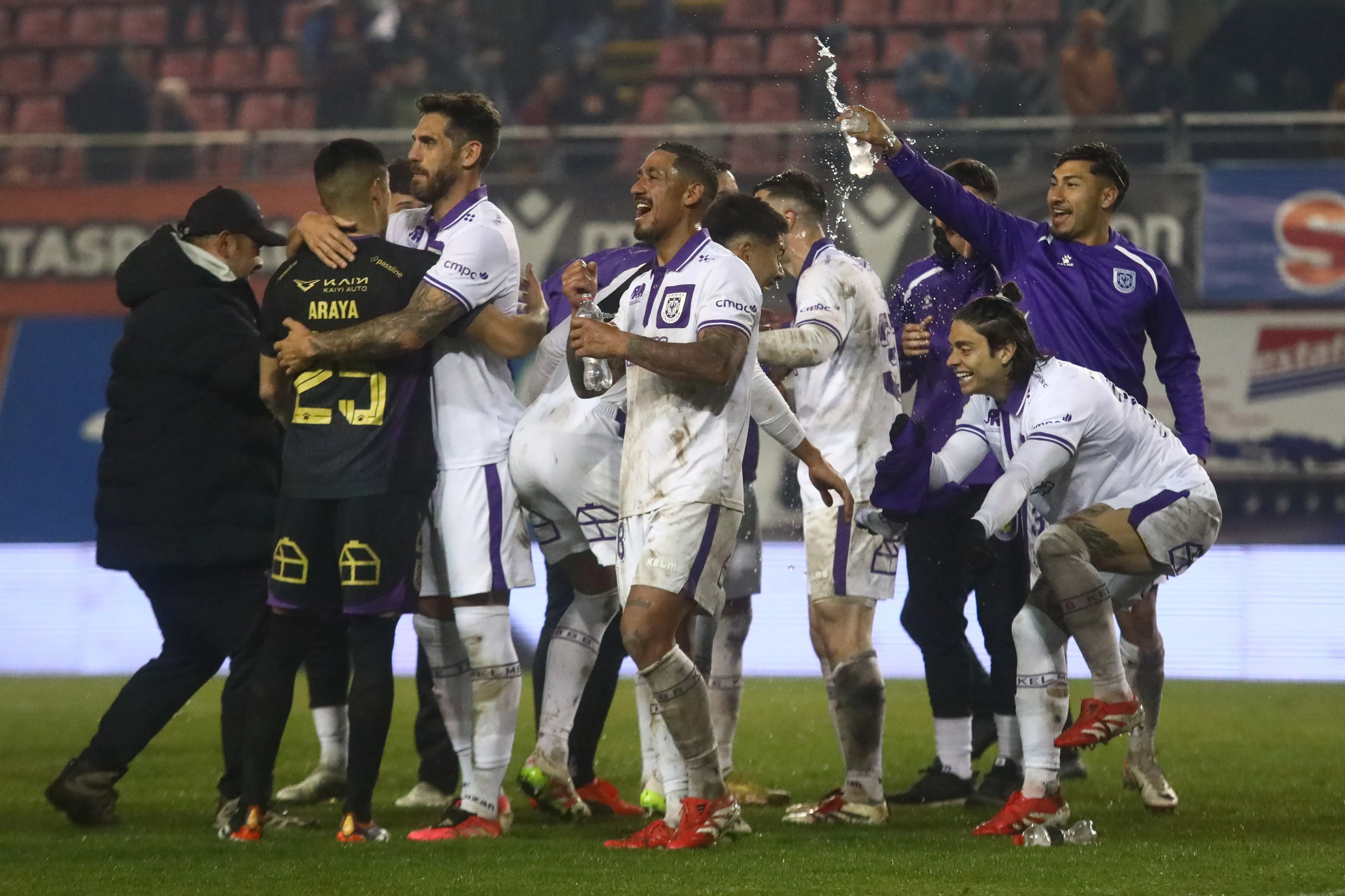 Deportes Concepción celebró ante Ñublense en Chillán. (Mauricio Ulloa Ganz/Photosport).