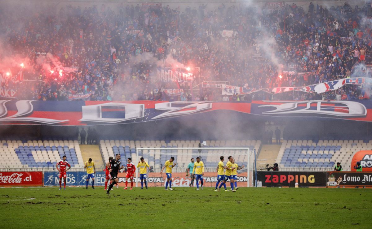 Histórico de U de Chile alarma por la protesta de los hinchas: “Hay un desorden a todo nivel”