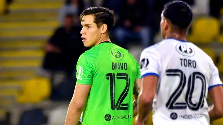 Christian Bravo, arquero de Huachipato, quien recibió ataque de hinchas de Coquimbo.