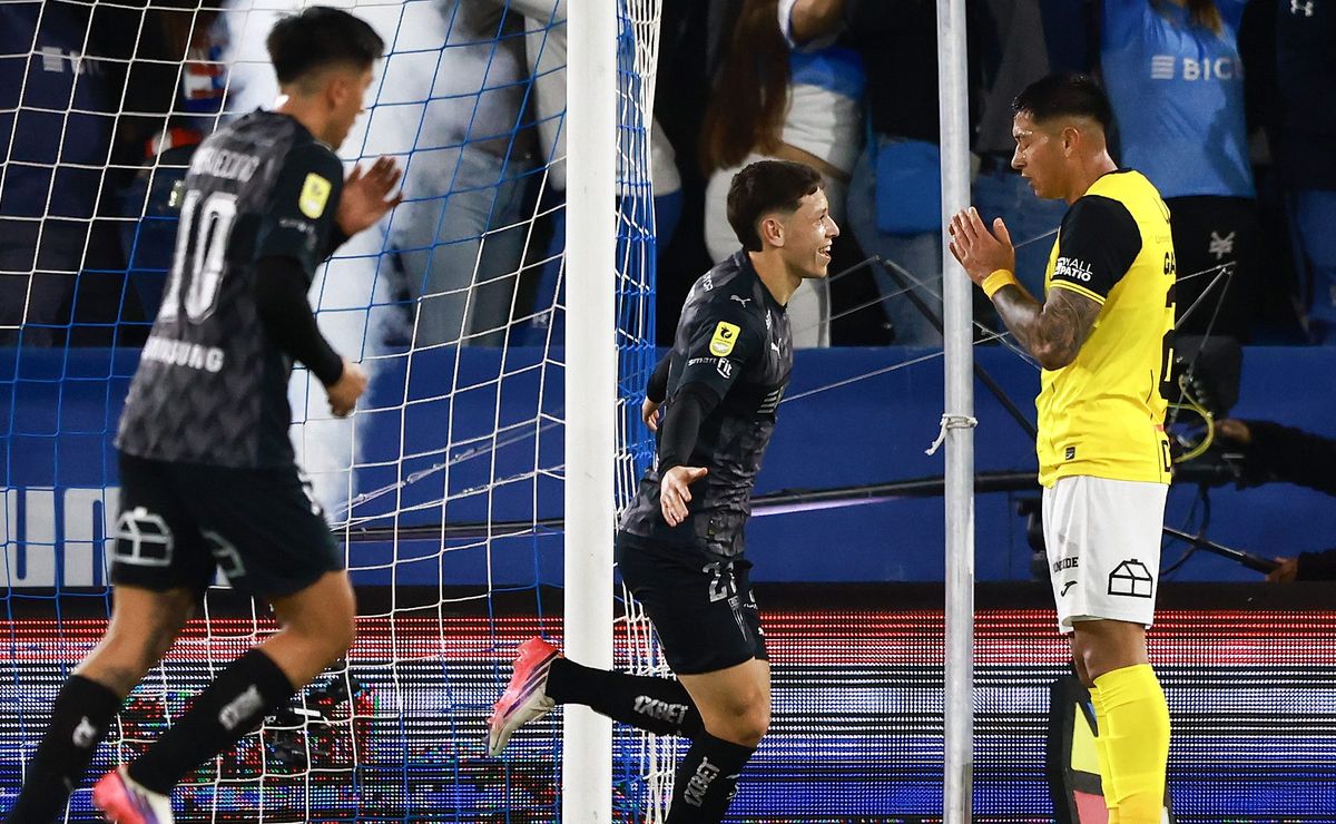 Católica alcanza a la U y se mete por la lucha del Chile 2: así queda la tabla de la Liga de Primera