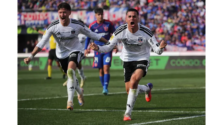 Futbol, Universidad de Chile vs Colo Colo. Fecha 20, Liga de Primera 2026. El jugador de Colo Colo Alvaro Madrid, centro, celebra tras marcar un gol contra Universidad de Chile durante el partido de la Liga de Primera disputado en el estadio Nacional de Santiago, Chile. 23/08/2026 Felipe Zanca/Photosport Football, Universidad de Chile vs Colo Colo. 20th turn, 2026 First Division League. Colo ColoÕs player Alvaro Madrid, center, celebrates after scoring against Universidad de Chile during a First Division League match at Nacional stadium in Santiago, Chile. 23/08/2026 Felipe Zanca/Photosport