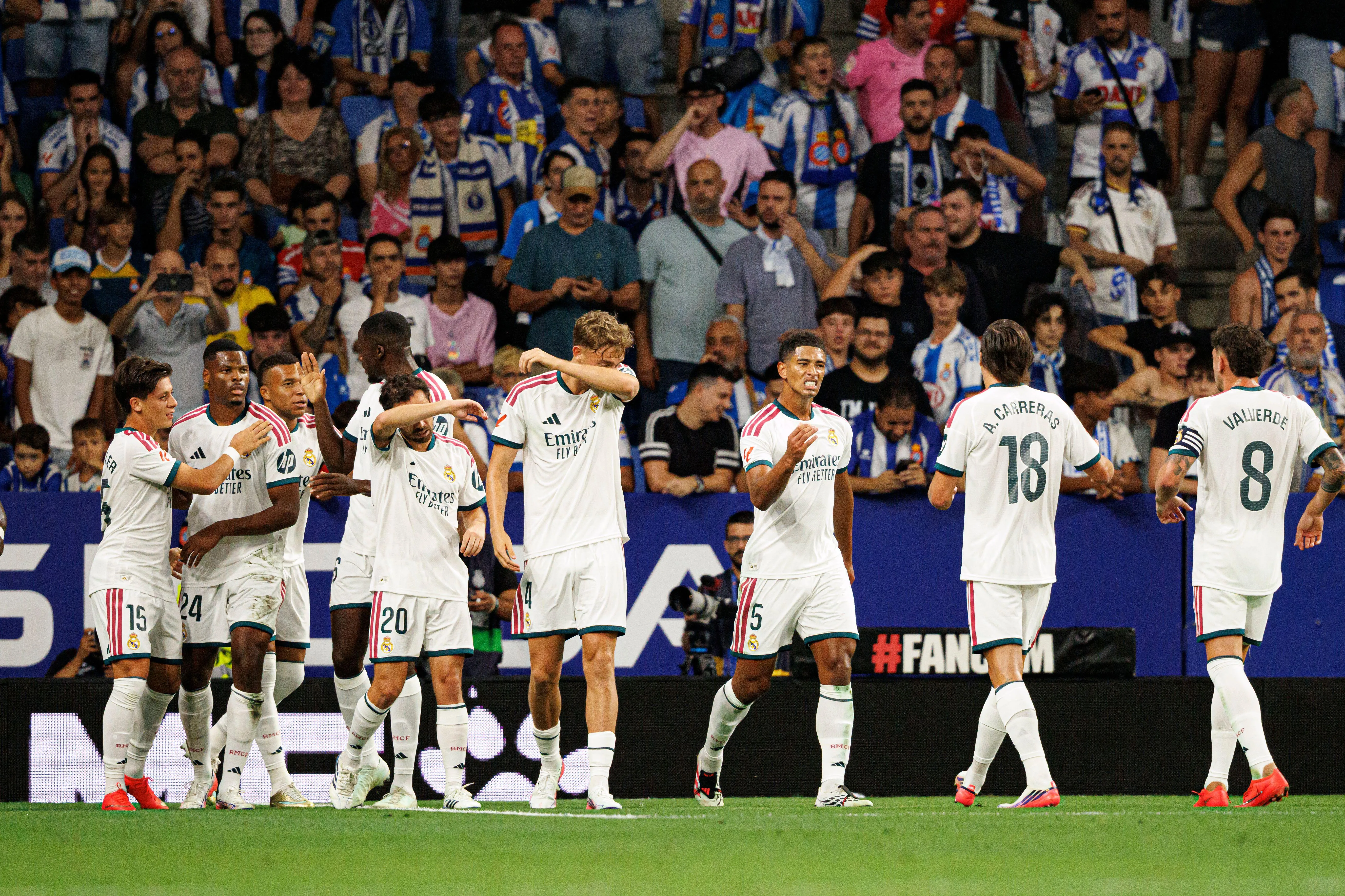 Apuestas La Liga Real Madrid celebra el gol contra el Espanyol