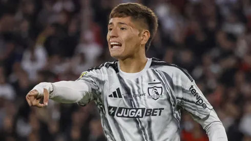 Iván Román suma cuatro partidos en Colo Colo, donde fue presentado el 12 de agosto.