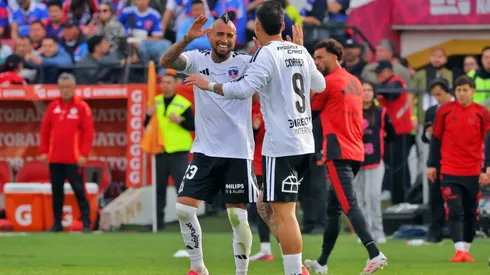 Arturo Vidal blindó, a nombre del plantel de Colo Colo, a Javier Correa.