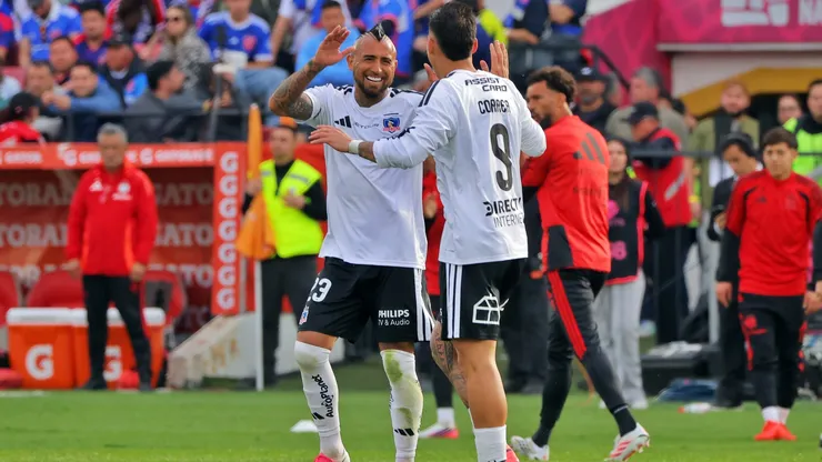 Arturo Vidal blindó, a nombre del plantel de Colo Colo, a Javier Correa.