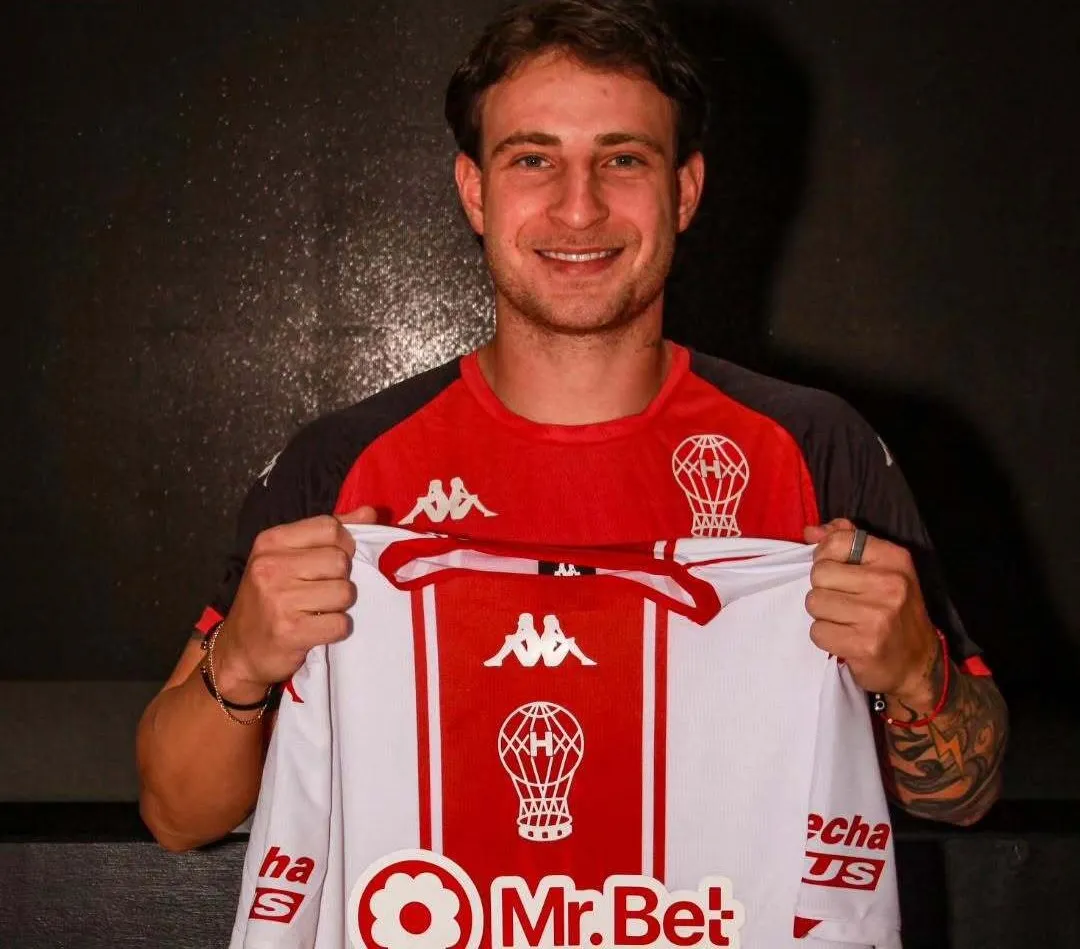 Huracán oficializa el fichaje de Bruno Barticciotto.