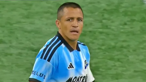 Alexis pudo anotar su primer gol en Canadá, pero se lo anularon.