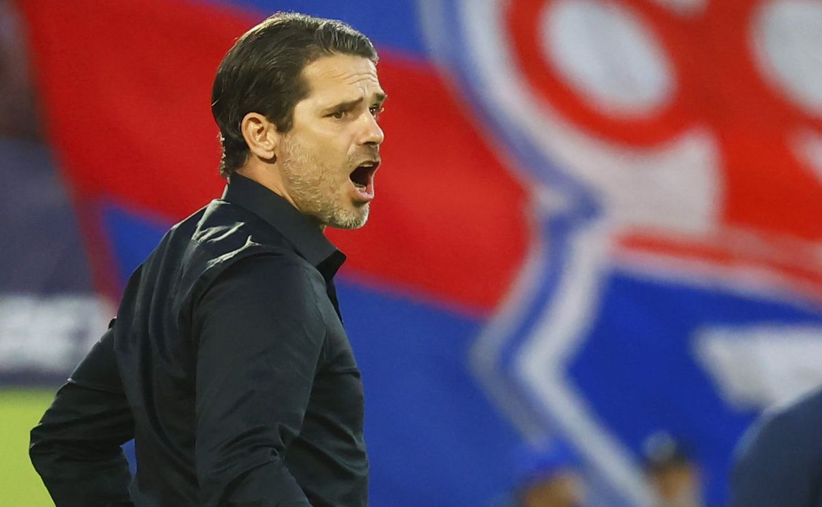 Gago defiende con firmeza su movida táctica más criticada en U de Chile: “Si quieres te explico con 20 dibujos”
