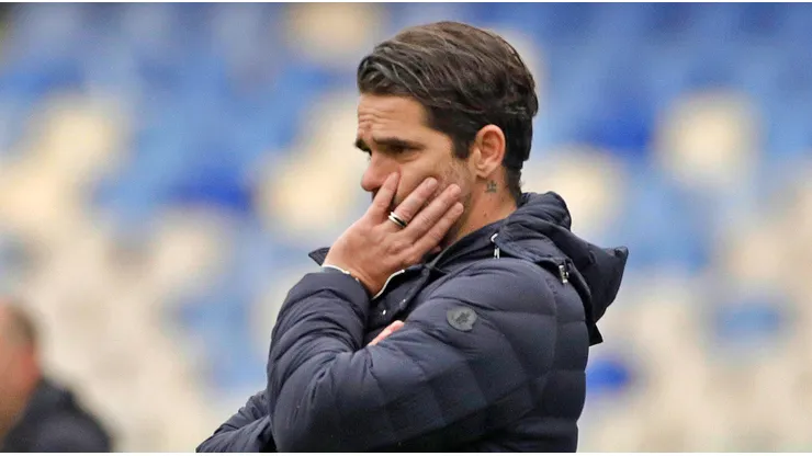 Gago tendría una delicada baja en defensa para este sábado.