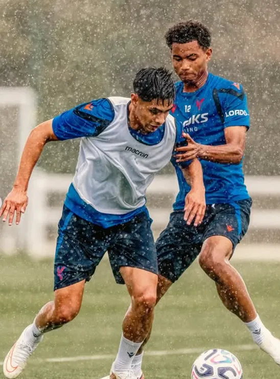 Darío Osorio en una práctica del Crystal Palace. (Foto: @CPFC).
