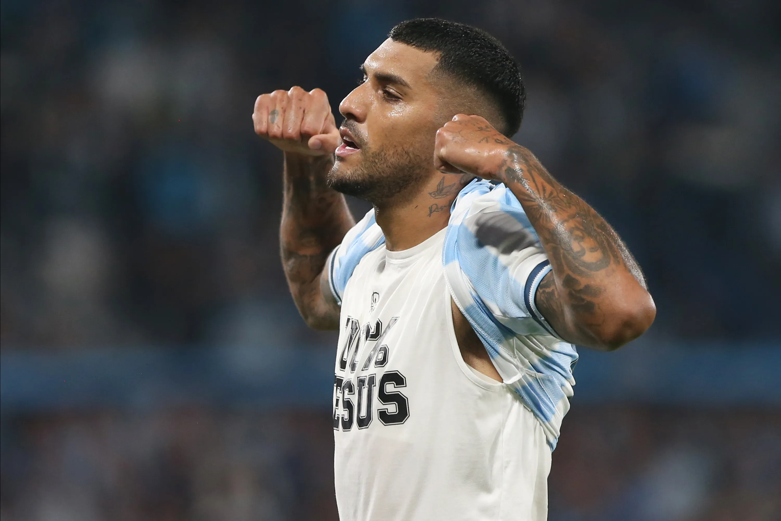 Adrián Balboa le anotó a Colo Colo con la camiseta de Racing Club. (Daniel Jayo/Getty Images).