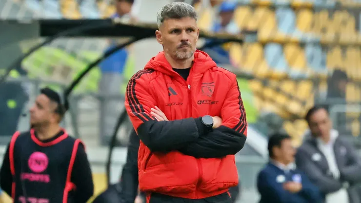 Fernando Ortiz se molestó porque el duelo con Huachipato se juegue en Concepción.