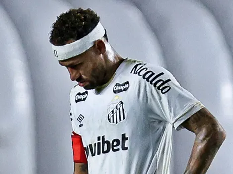 Neymar destroza al canchero del Santos tras nueva lesión