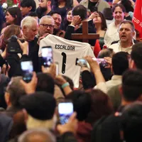 El emotivo tributo de Aníbal Mosa en velatorio de Camilo Escalona