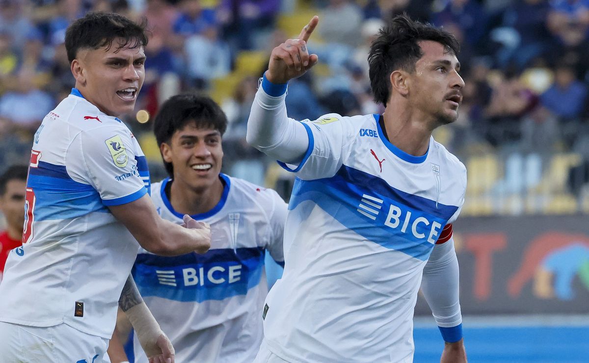 Con genialidad de Fernando Zampedri: La UC vence a Everton y le pone presión a la U por el Chile 2