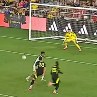 Gonzalo Tapia anota un golazo y es figura con el Columbus Crew
