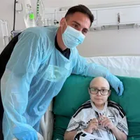 Lindo gesto de Javier Correa con niño que tiene leucemia
