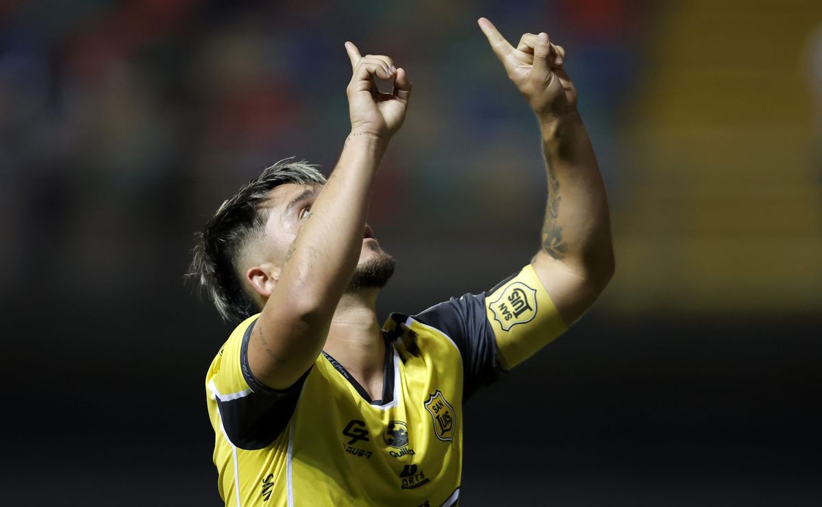 Es regalón de Chupete Suazo y fue figura de la fecha en la Primera B con tres goles vs Cobreloa