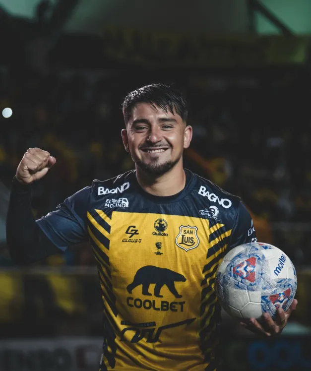 Por primera vez en su carrera, Parada anotó tres goles en un partido. (Foto: Jordan Moraga | San Luis de Quillota).