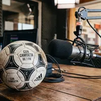 "Con Camiseta" se consolida al expandir sus plataformas: llega a la radio