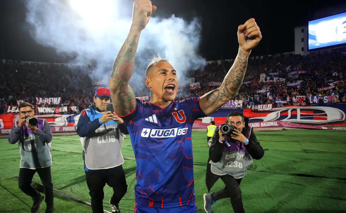 Revelan el nuevo rol de Eduardo Vargas en U de Chile: "Le pregunto todo"