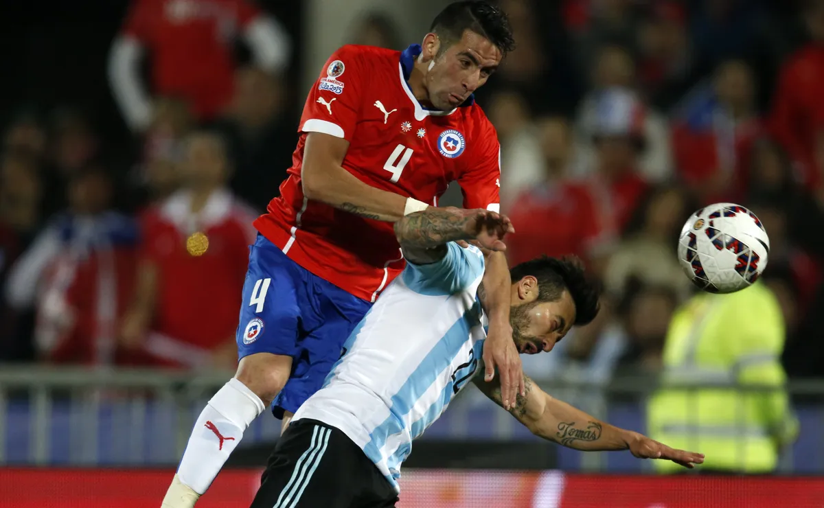 Mauricio Isla elige a los tres jugadores clave de la generación dorada Mauricio Isla elige a los tres jugadores clave de la generación dorada