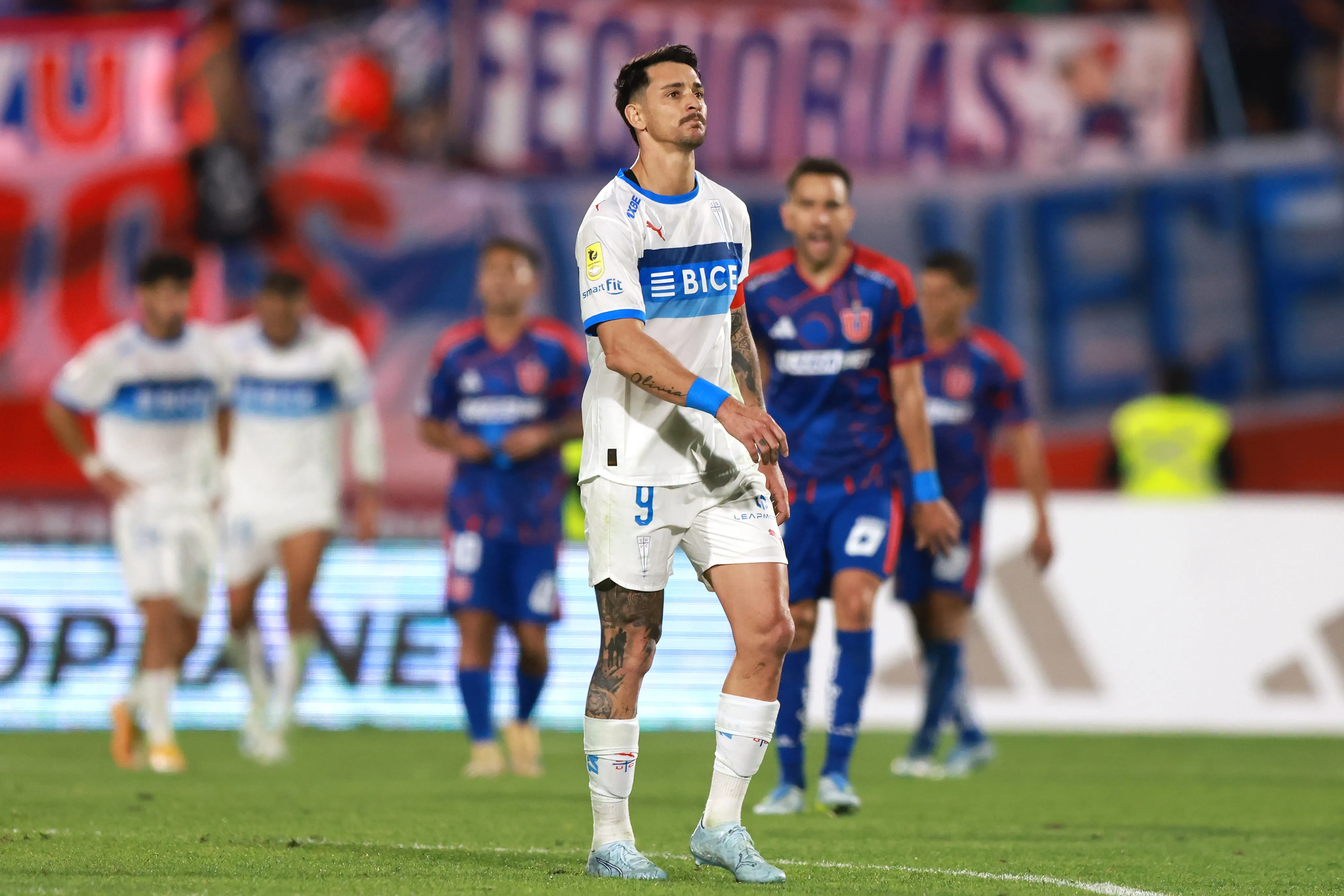 Los 23 goles de Zampedri entregan la confianza a la UC. Foto: Felipe Zanca/Photosport