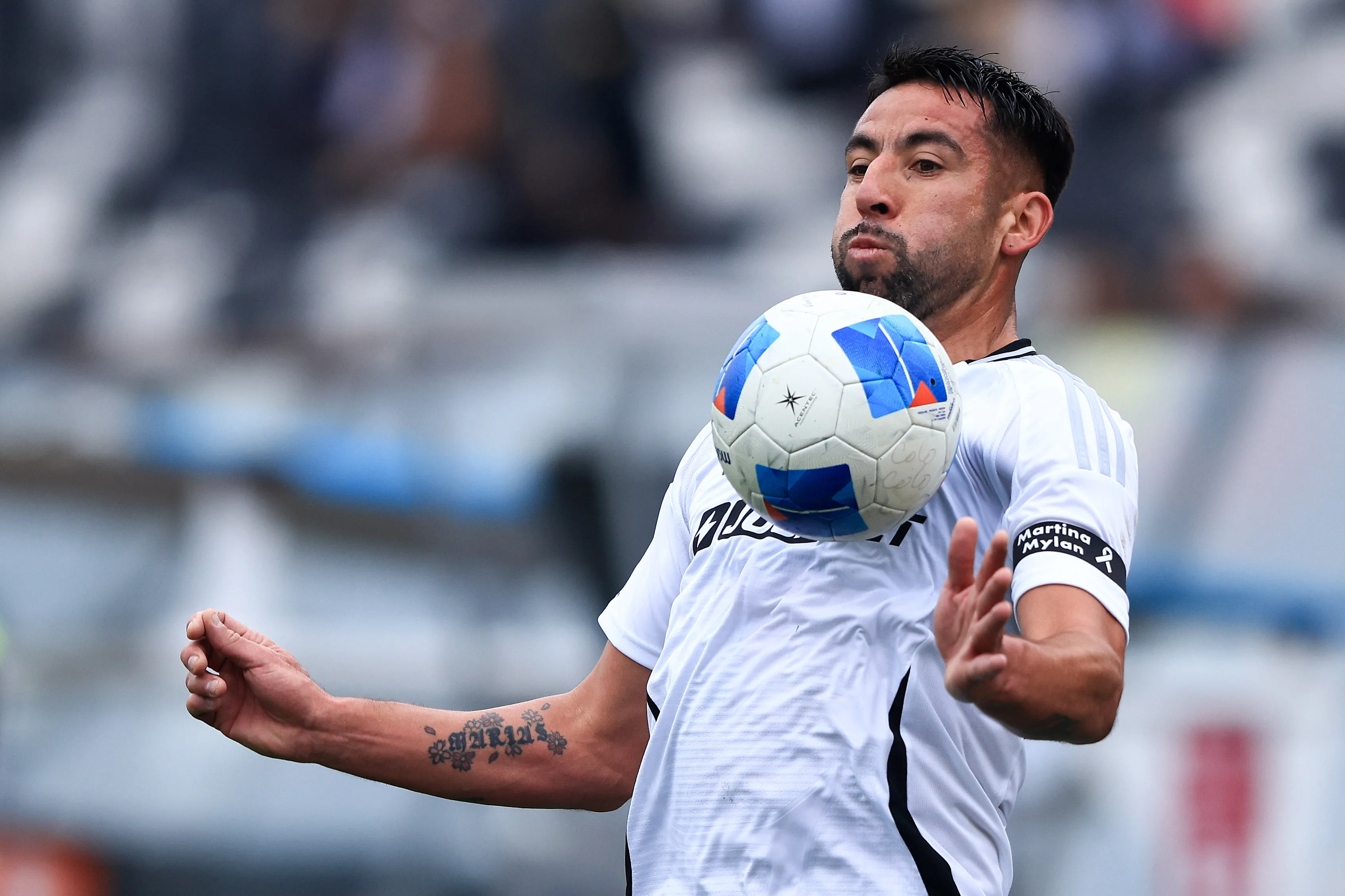 Isla jugó 51 partidos en Colo Colo con 2 goles y 2 asistencias. Imagen: Photosport