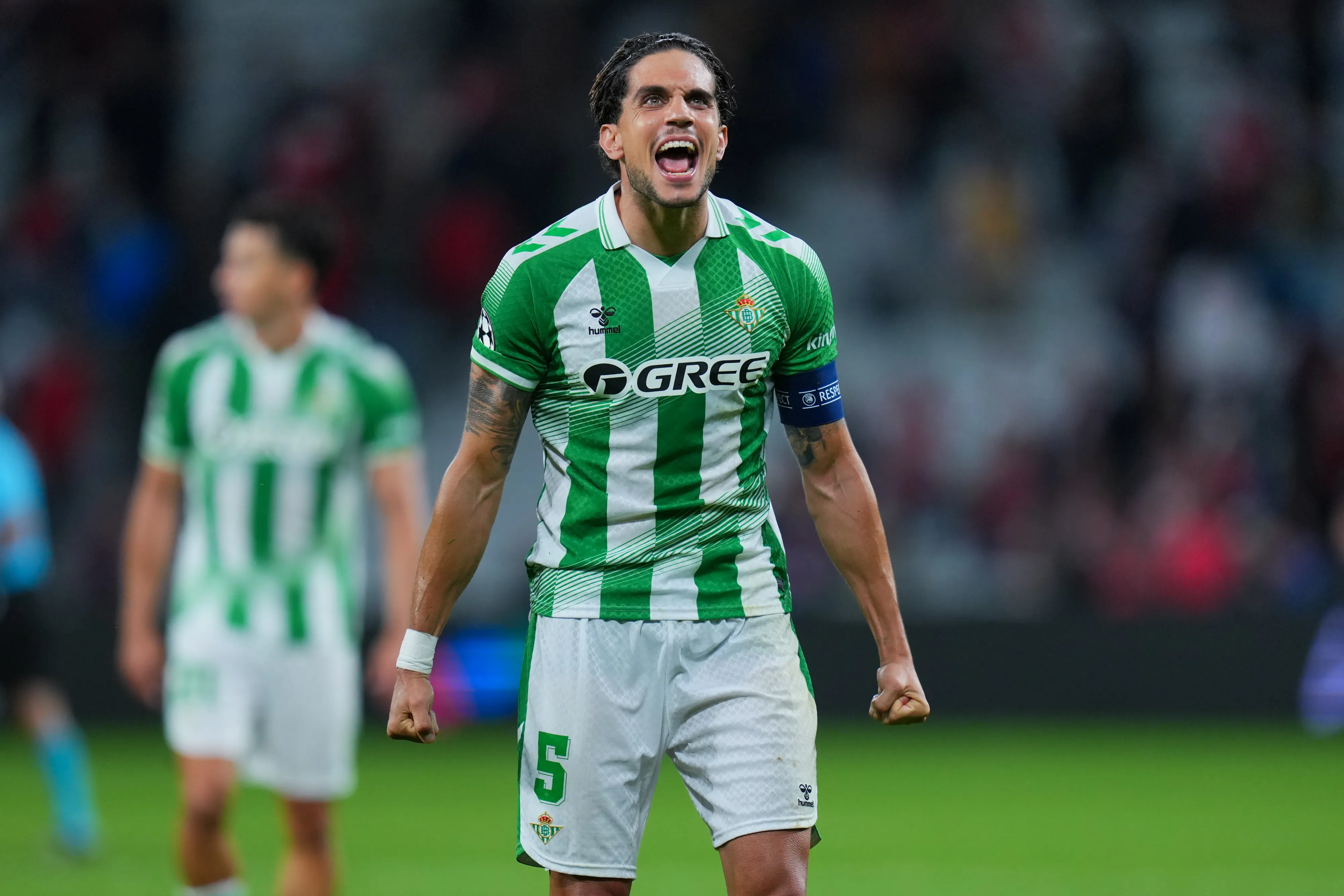 Marc Bartra fue figura en el Betis