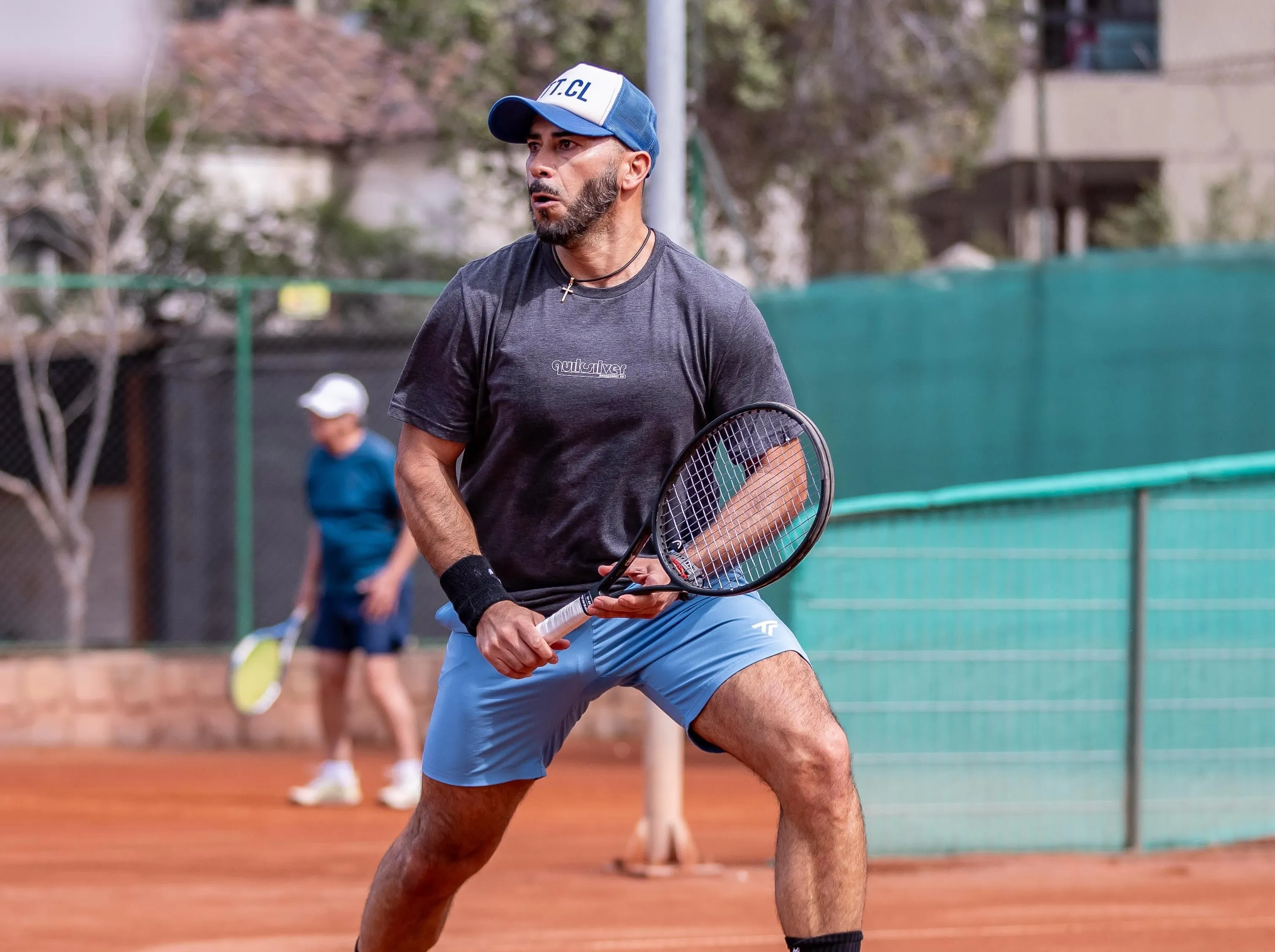 Johnny Herrera asegura que tiene buenos tiros en el tenis. Foto: Lisandra Jung.