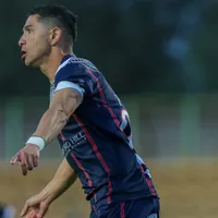 Felipe Flores aprovecha polémica del VAR y lidera triunfo de Recoleta