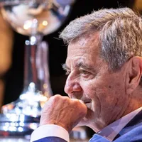 Los únicos dos jugadores albos que llegaron al homenaje a Jozic