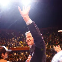 Incómodo momento vive Mosa en homenaje a Mirko: "Que se muera..."