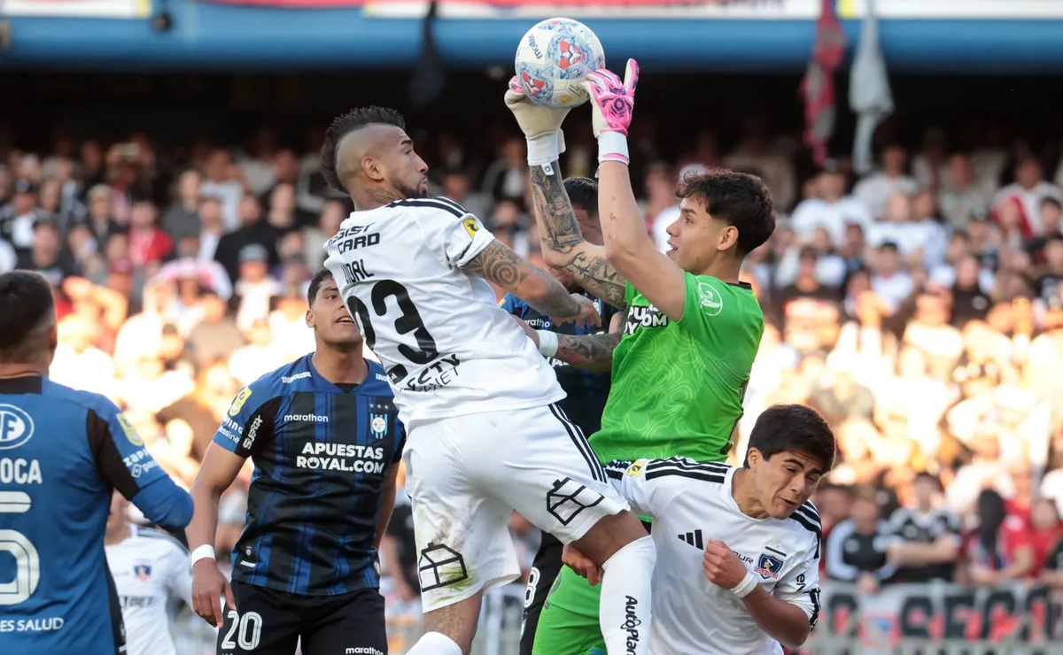 Christian Bravo, el nuevo tapado en el arco de la Roja tras destacar ante Colo Colo