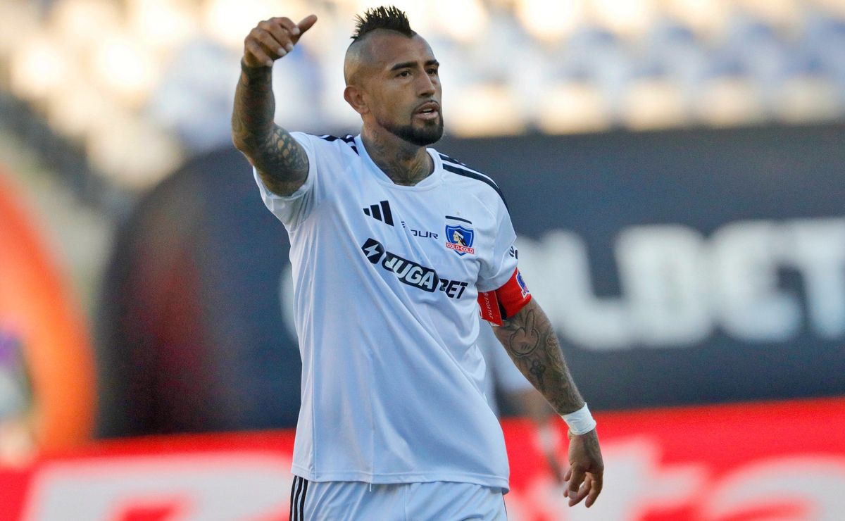 Sin Arturo Vidal: Colo Colo cambia de esquema y nombres para duelo ante Concepción