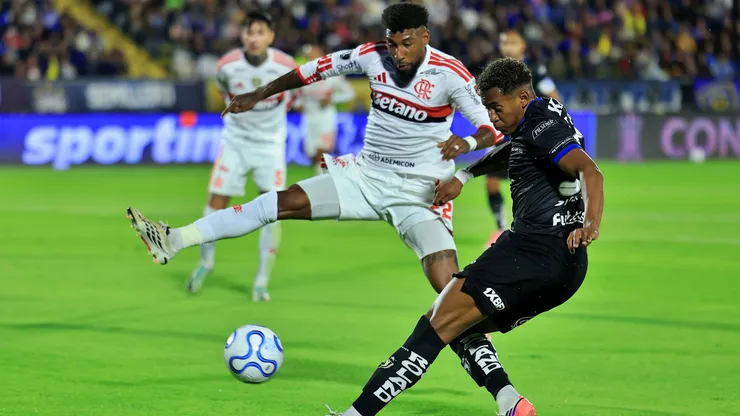 El chileno Erick Pulgar fue titular en Flamengo ante Independiente del Valle.