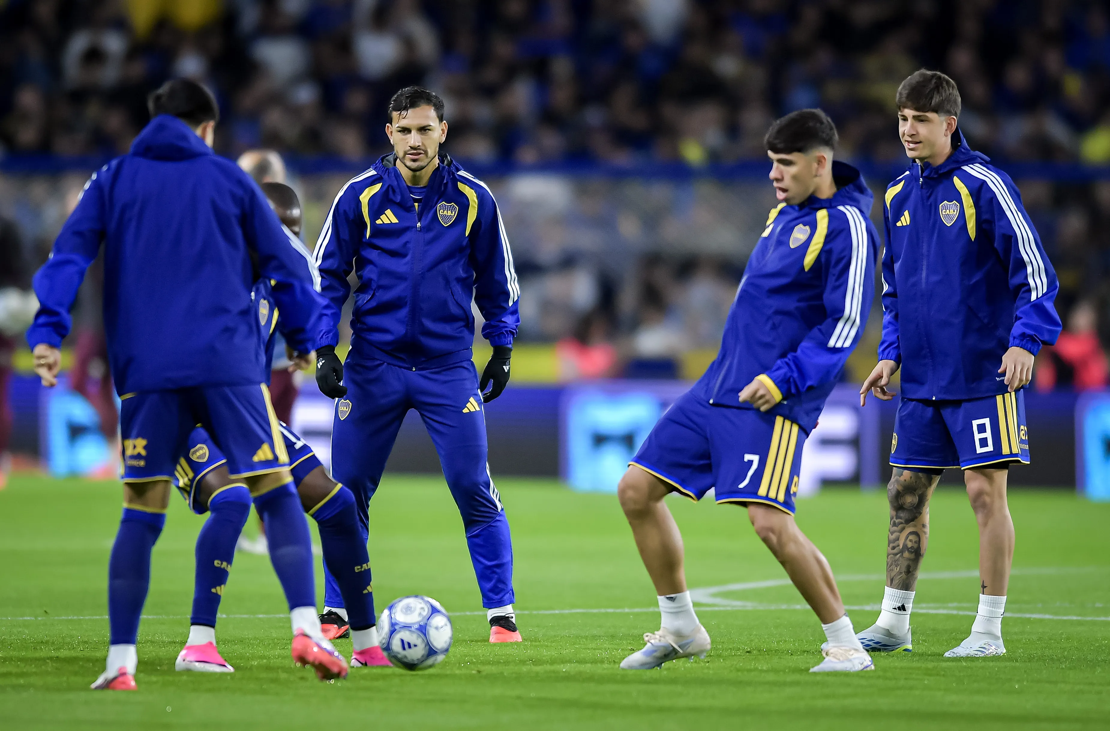 Carlos Palacios ha tenido que batallar con las lesiones en su paso por Boca Juniors. | Foto: Getty Images.
