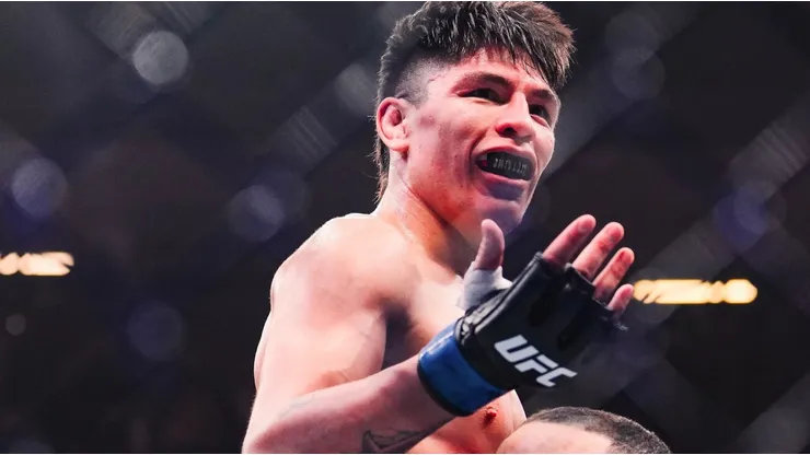 Jaula Bahamondes cambia de categoría y vuelve a UFC.
