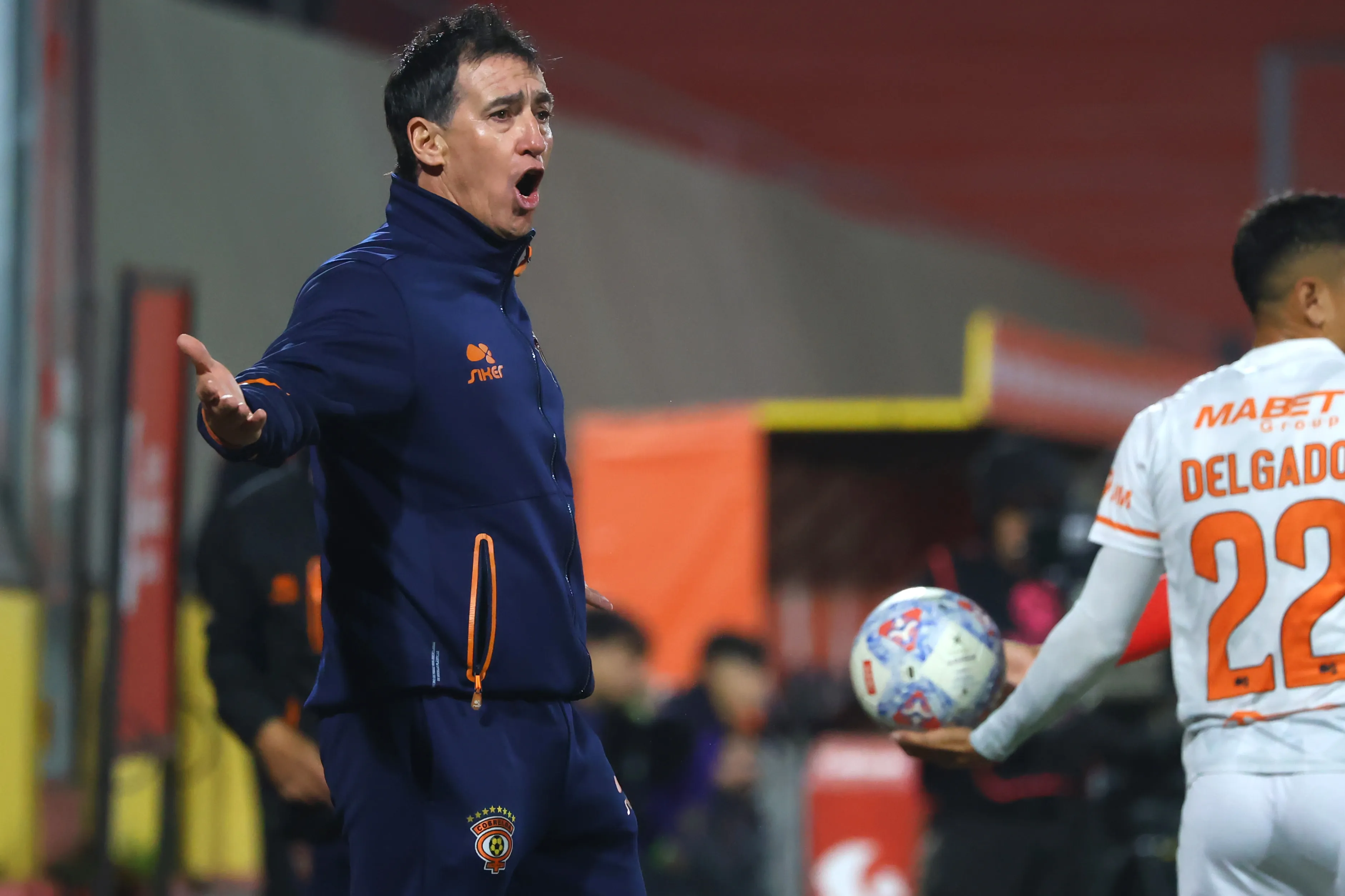 César Bravo dejó de ser el DT de Cobreloa luego de dos años en el club. | Foto: Photosport.