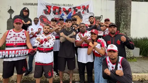 Erick Pulgar con una de las barras del Flamengo en Brasil.