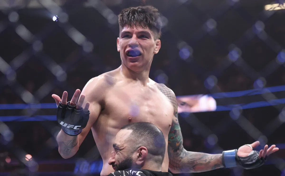 Jaula Bahamondes gana millonario premio en UFC Jaula Bahamondes gana millonario premio en UFC