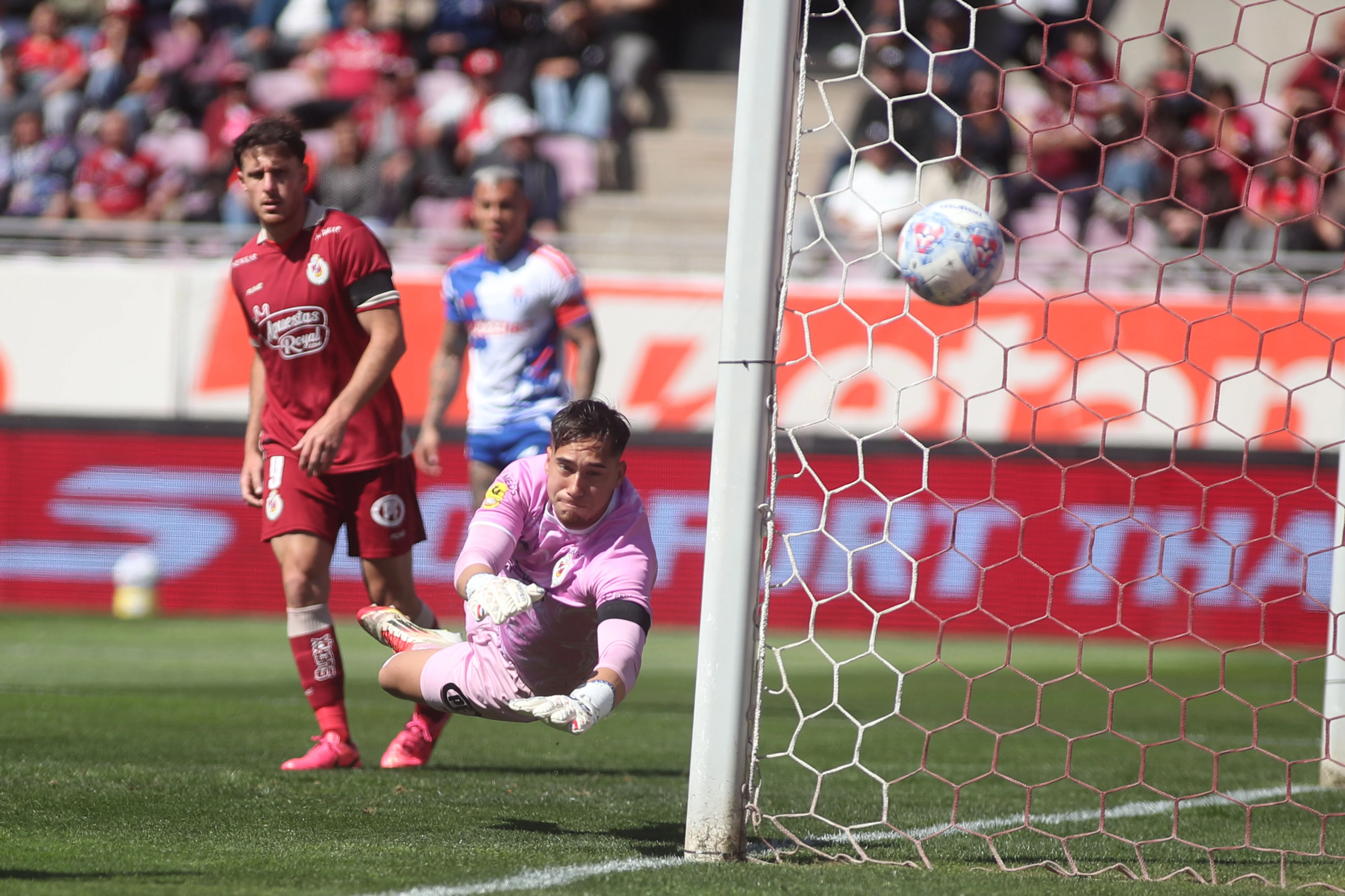 La U sigue en racha de triunfos en el torneo. Foto: Hernan Contreras/Photosport