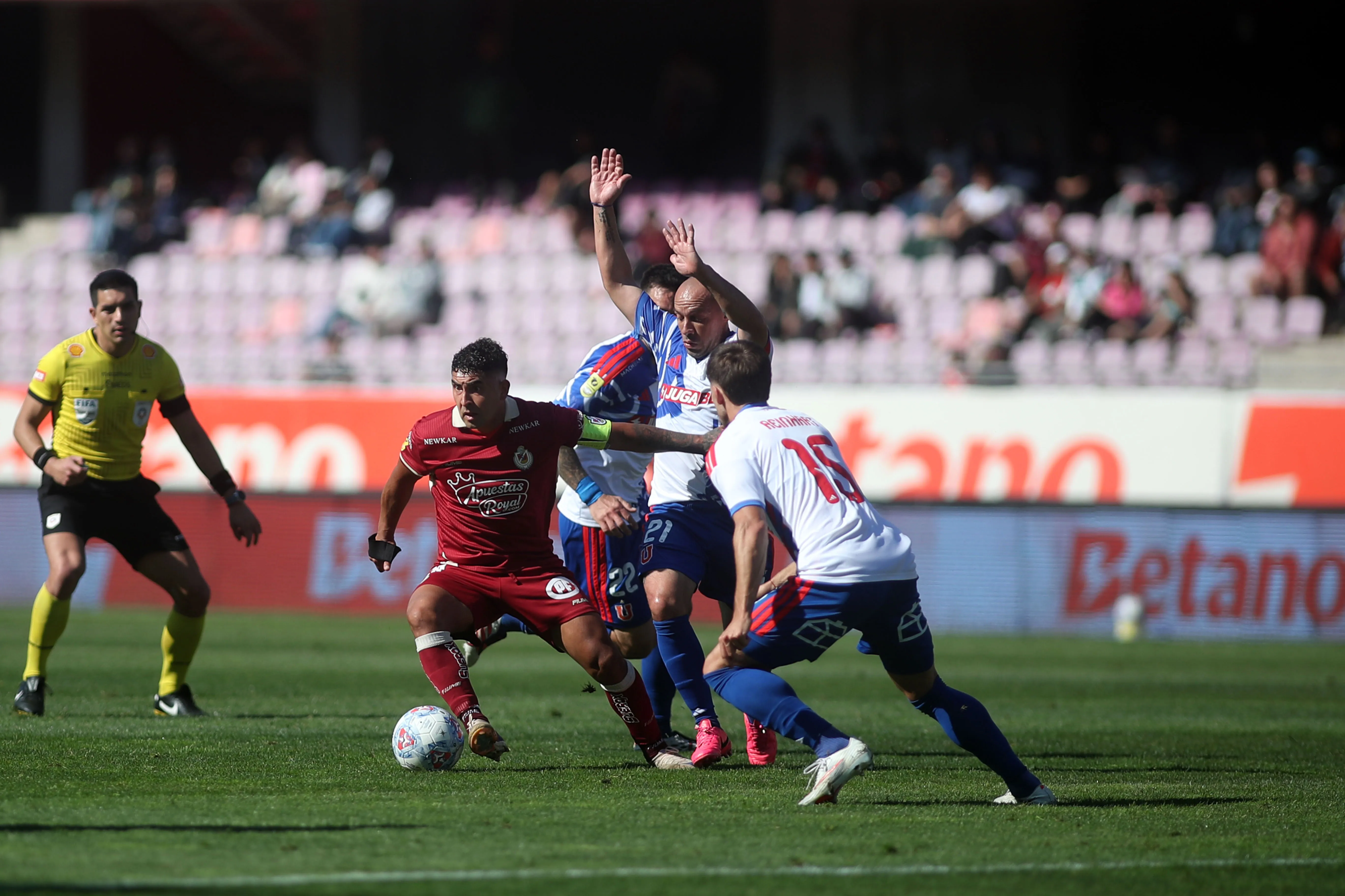 Marcelo Díaz ingresó en el segundo tiempo en la U. Foto: Hernán Contreras/Photosport