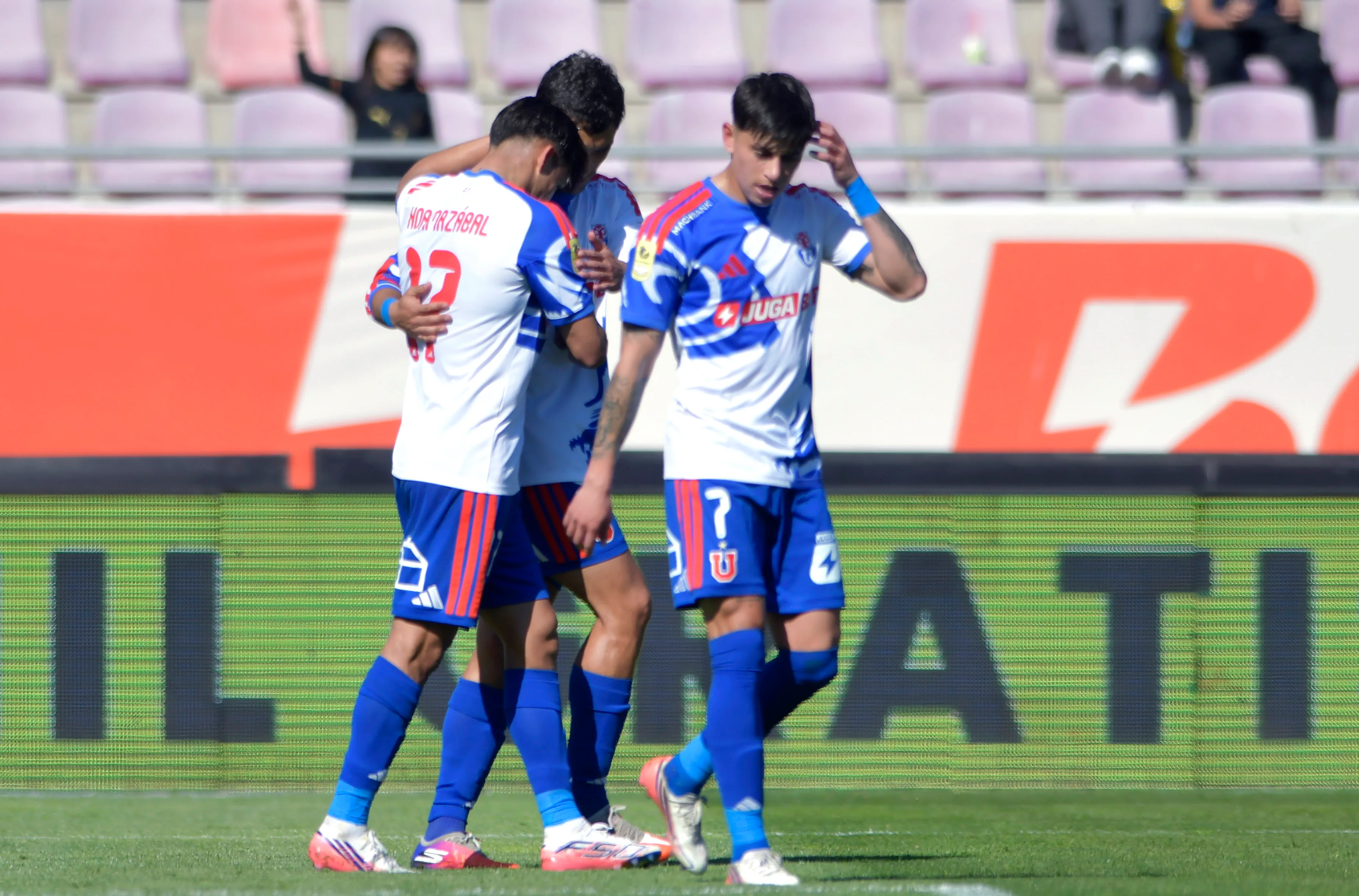 El ingreso de Marcelo Díaz permitió que la U adelante las línea y conseguir los goles. Foto: Alejandro Pizarro Ubilla/Photosport