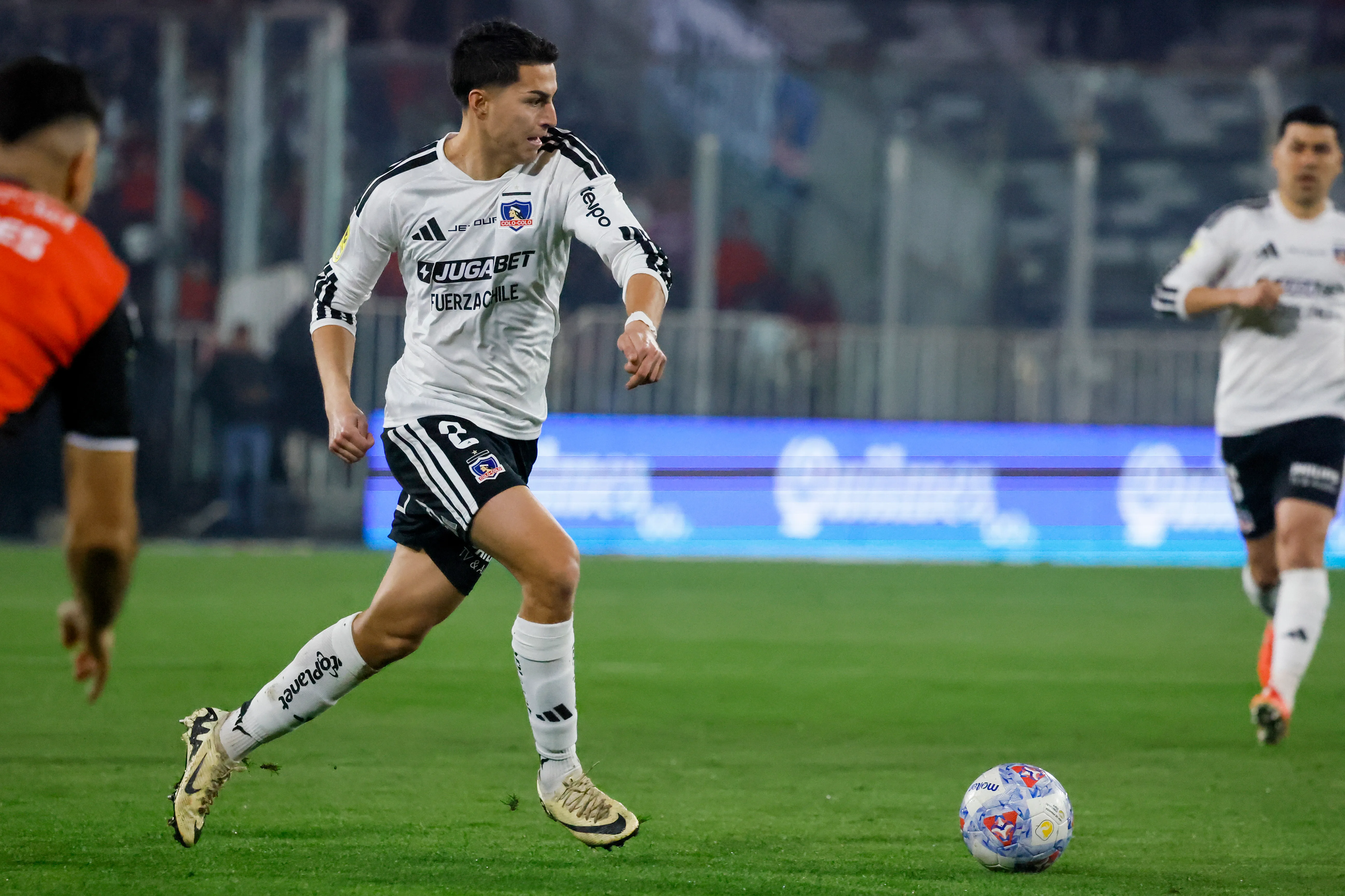 Jonathan Villagra se consolidó como un indiscutido en Colo Colo de la mano del Tano Ortiz. (Andres Pina/Photosport).