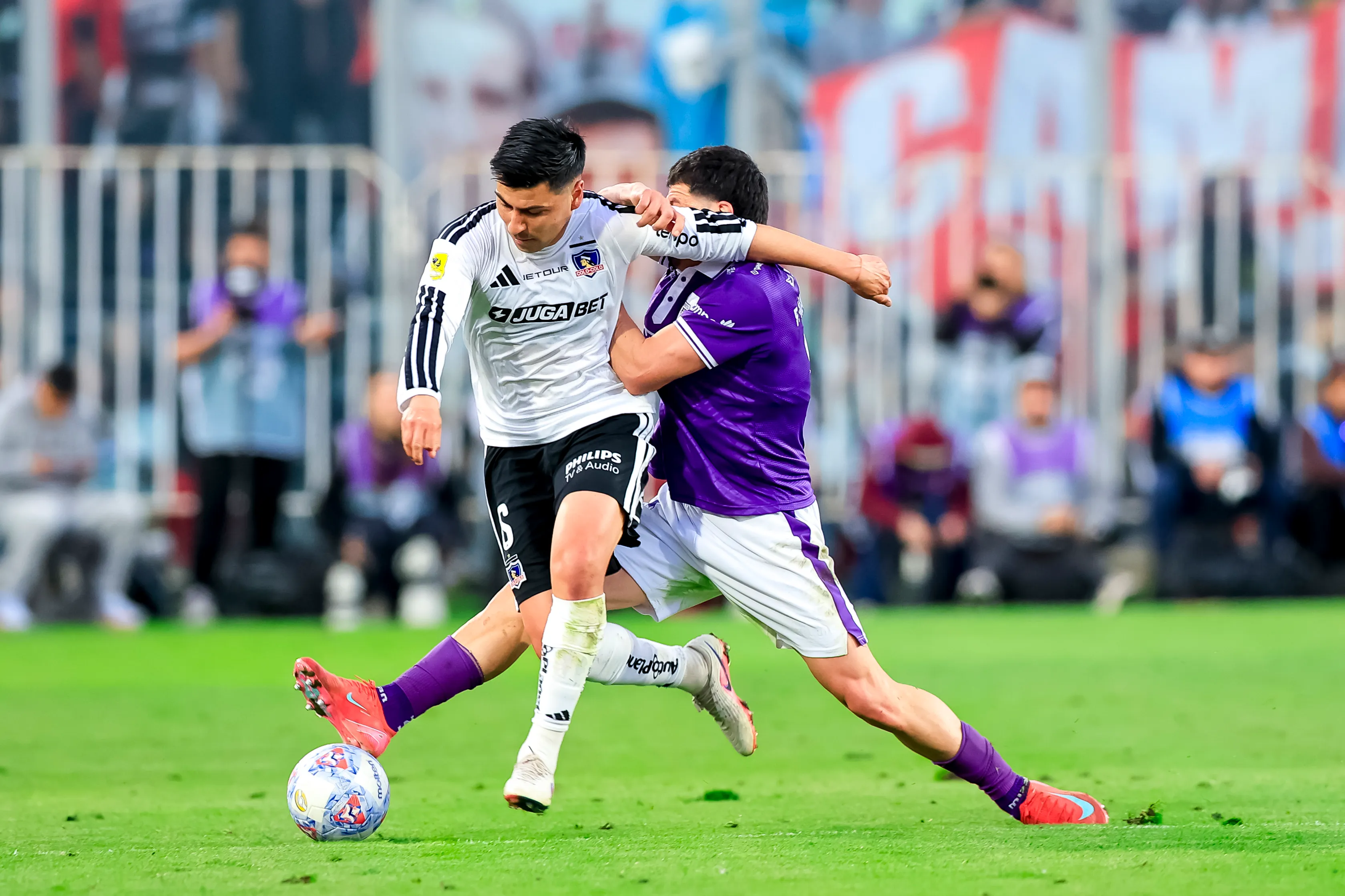 Colo Colo busca su estrella 35